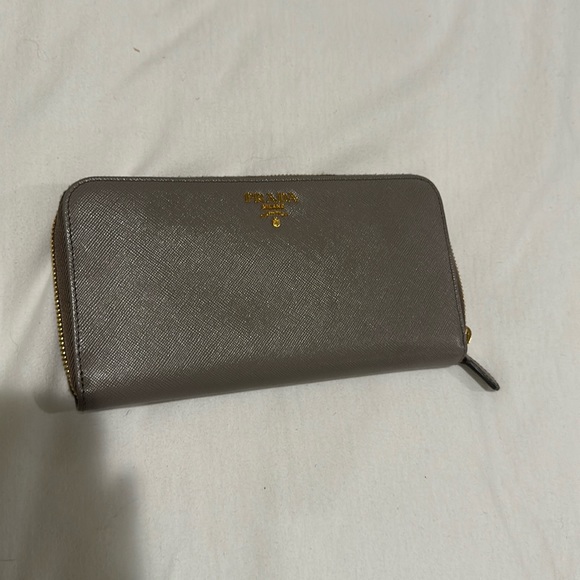 NIB Prada Saffiano Continental Wallet - Picture 2 of 9